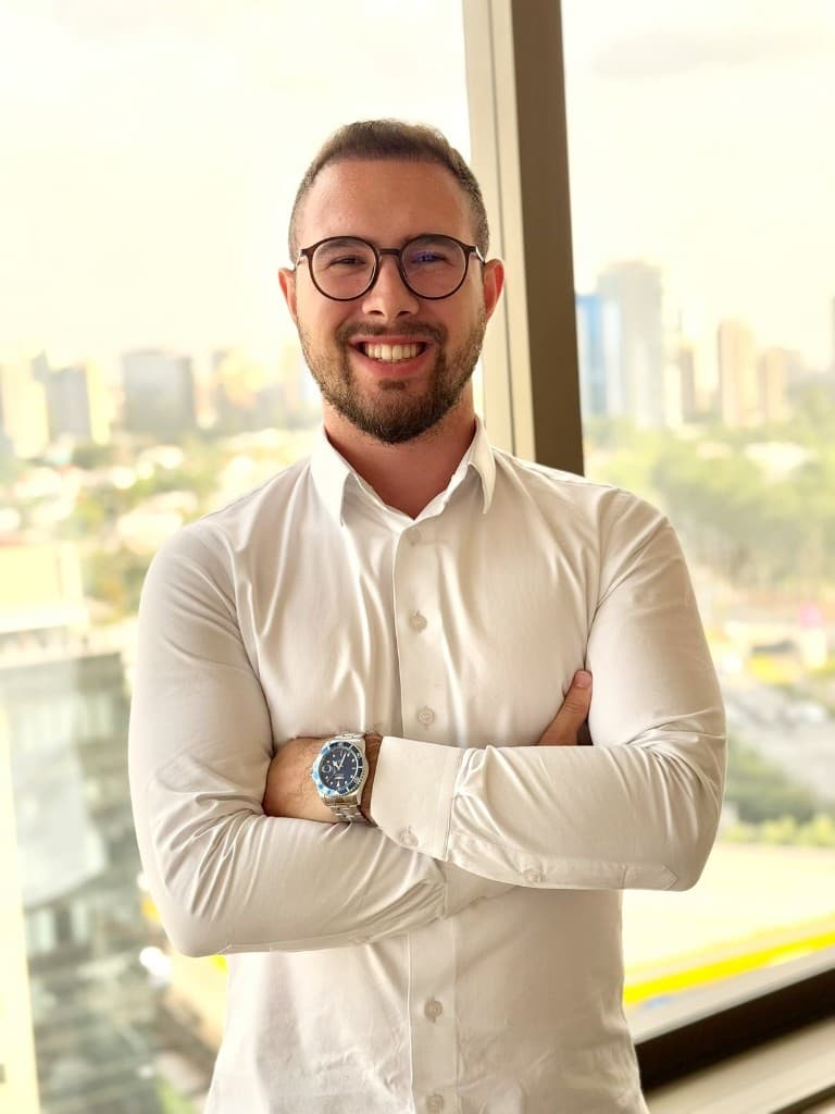Kauê, consultor de Martech e fundador da Reenvio